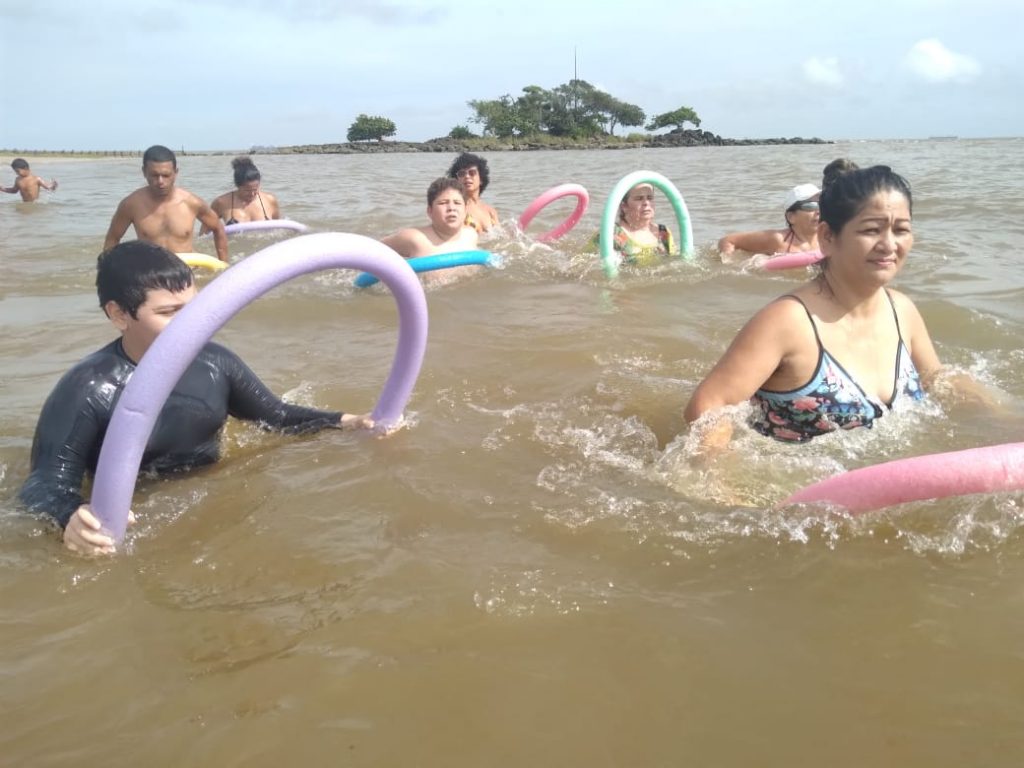 Atividade na água agradou muitos visitantes e moradores da ilha de Mosqueiro