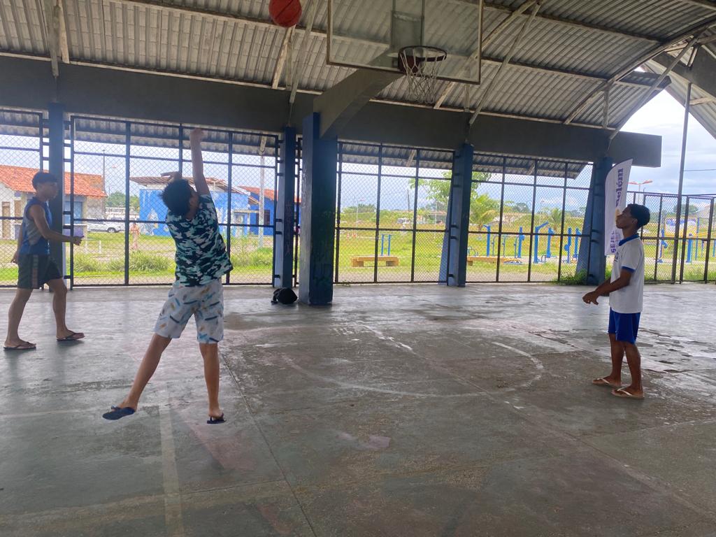 Escola de Esportes propicia aprendizado em futsal, basquete e vôlei. (Foto: Syanne Neno)