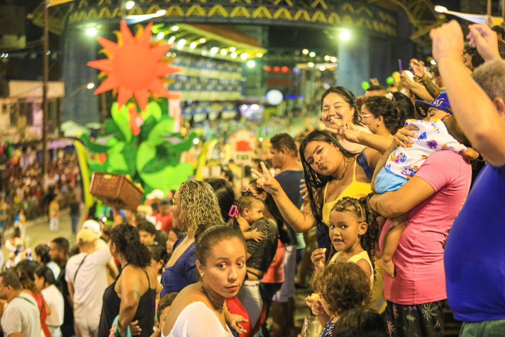 Público compareceu à Aldeia Cabana para prestigiar o Carnaval 2023 - Belém de Todas as Cores.
